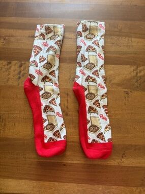 Good luck sock: Novelty Pizza Print Crew Socks - White and Red